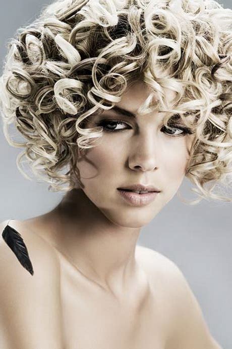 Hairstyles for short permed hair - Style and Beauty