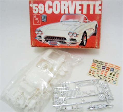 VINTAGE AMT '59 CORVETTE MODEL KIT T393 - 1/25 SCALE