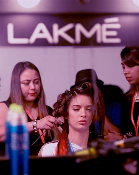 Makeup and Beautician Courses at Lakmé Academy Powered by Aptech