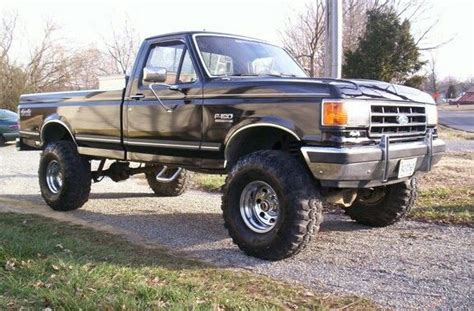 looks like my first f150 but lifted | Classic ford trucks, Ford pickup trucks, Ford trucks