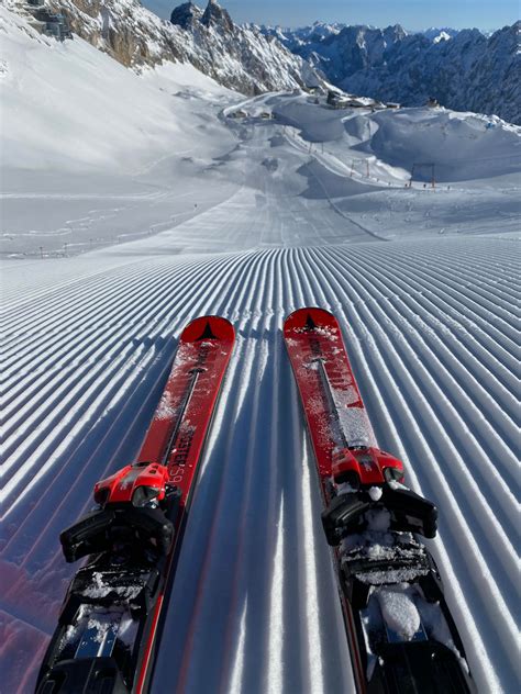 Already great conditions on the Zugspitze! : r/skiing