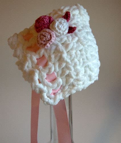 Free Pattern: Toot Sweet Newborn Baby Bonnet