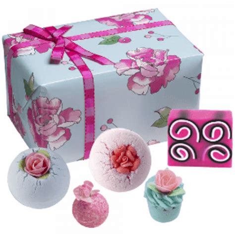 Bomb Cosmetics Gift Pack - What in Carnation