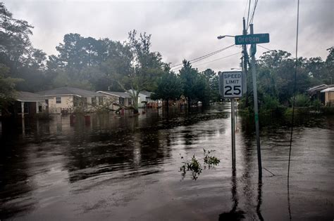 Rivers Rise, Rescues Continue As Florence Rain Pounds North Carolina | HuffPost