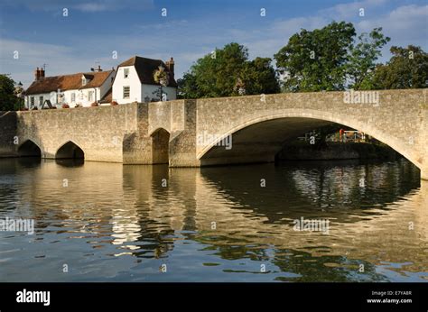 Bridge over River Thames at Abingdon Stock Photo - Alamy