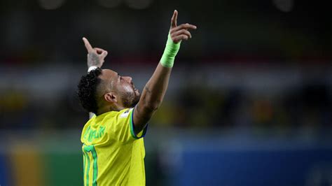 Two-goal Neymar breaks Pele's record as Brazil crush Bolivia 5-1