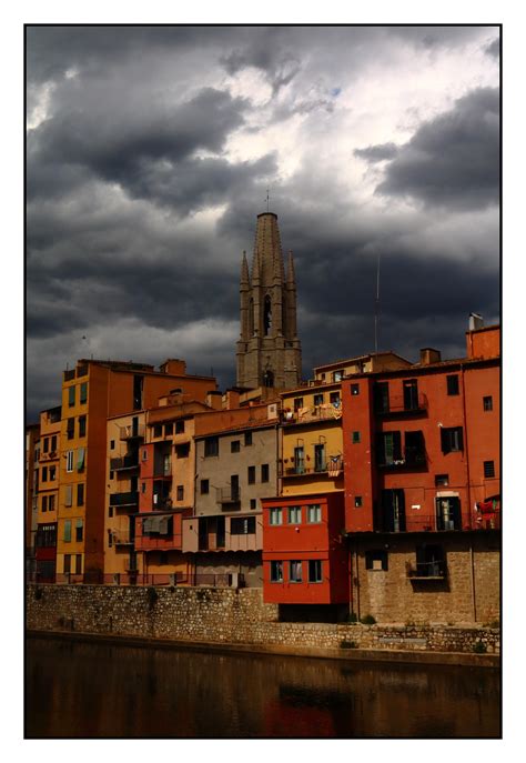 Incoming bad weather in Girona, Spain [OC][2000x2900] : r/CityPorn