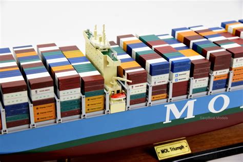 MOL Triumph Container Ship – SavyBoat