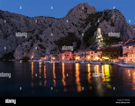 Omis fortress hi-res stock photography and images - Alamy