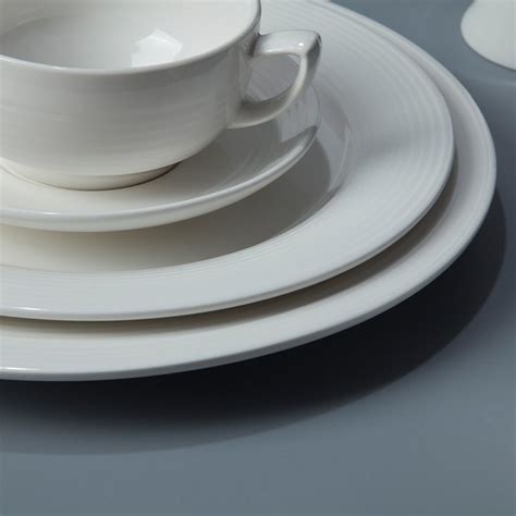 Royal Style White Porcelain Dinner Set For Restaurant & Bistro - Tian Ti