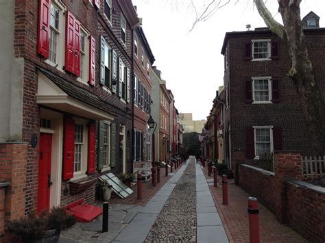 Elfreth's Alley, Philadelphia. America's Oldest Continuously Inhabited ...