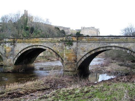 Richmond Bridge © Gordon Hatton cc-by-sa/2.0 :: Geograph Britain and Ireland