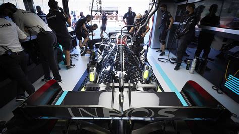 Mercedes admits it has 'some issues' with 2021 F1 engine