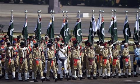 In pictures: The Pakistan Day parade - Pakistan - DAWN.COM