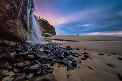 This Little Beach Waterfall In Oregon Is The Perfect Easy Hike | Oregon ...