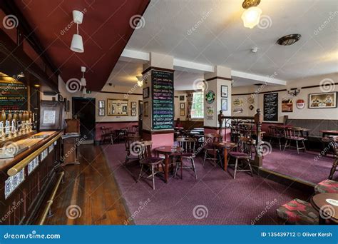 Traditional British Pub Interior Editorial Photography - Image of buildings, beer: 135439712