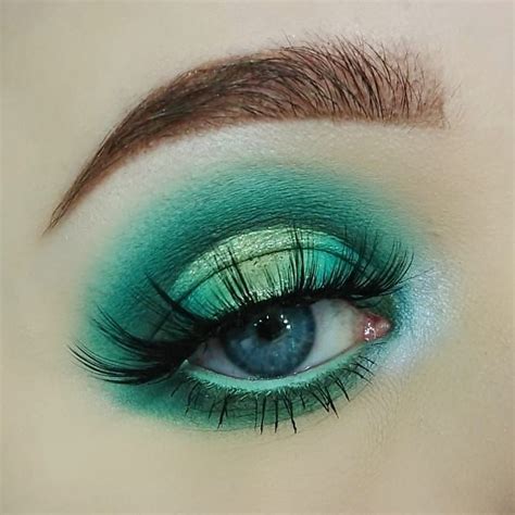 Emerald Precious Stones in 2020 | Eyeshadow makeup, Colorful eye makeup, Makeup obsession