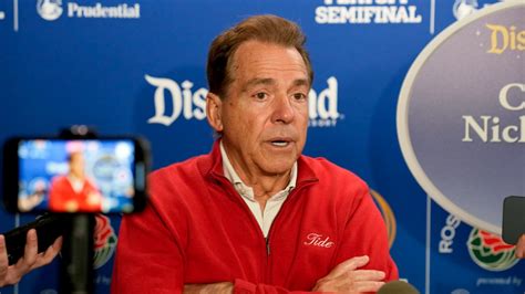 Reports: Alabama football coach Nick Saban is retiring - Internewscast ...