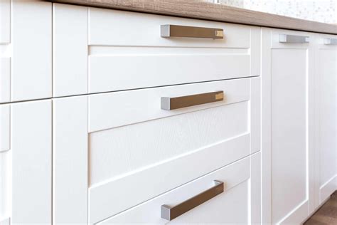 How to Install Handles and Knobs on Shaker Drawer Fronts : True ...