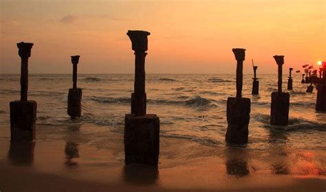 Kozikode Beach In Kerala | Kozhikode, Taxi service, Kerala