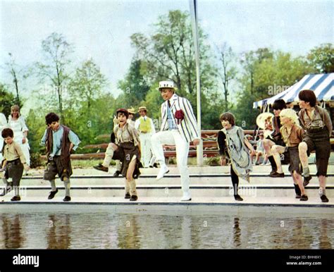 HALF A SIXPENCE -1967 Paramount film with Tommy Steele Stock Photo - Alamy