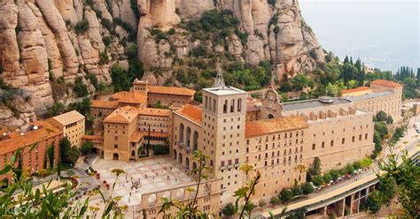 Early Access Tour to Montserrat Monastery in Barcelona, Spain