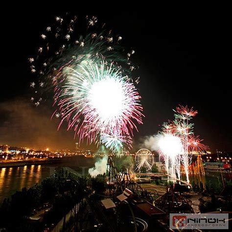 Fireworks at La ronde - Montreal http://wefirstmet.com | Fireworks ...