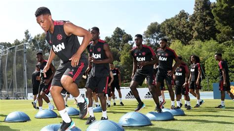 Man Utd Training Kit - Manchester United 19-20 Training Kit Released - Footy ... - 73,324,762 ...