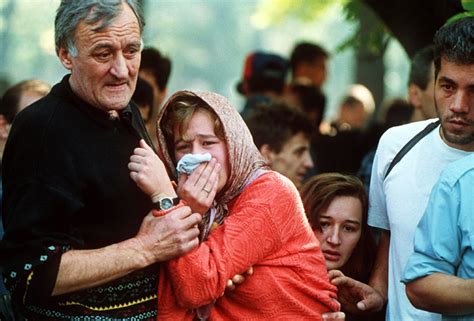 File:Evstafiev-bosnia-sarajevo-funeral-reaction.jpg - Wikimedia Commons