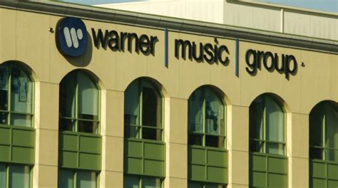 Warner Music strikes a chord as shares pop on Nasdaq debut – Metro US