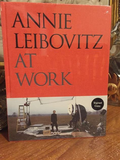 Signed; Annie Leibovitz - Annie Leibovitz at Work - 2018 - Catawiki