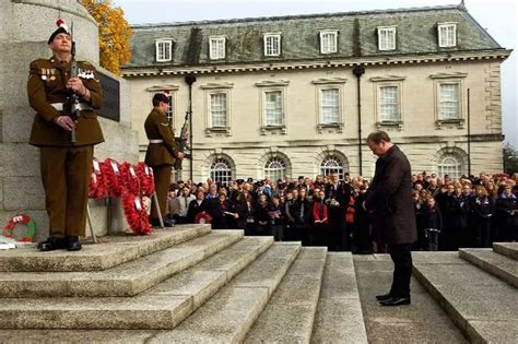 Remembrance in Rochdale: Town in silent tribute to fallen - Manchester Evening News