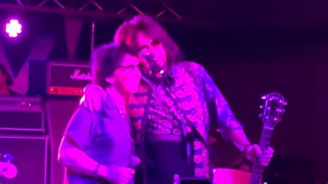 Watch: PETER CRISS And ACE FREHLEY Reunite On Stage At Nashville's ...