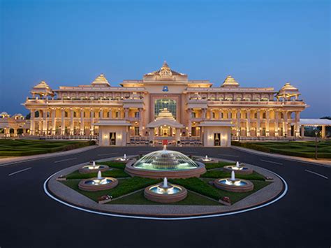 Booking 5 Star Luxury Hotels & Resorts in India - ITC Hotels & Welcomhotels