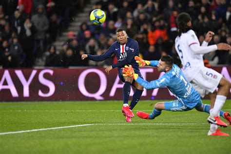 Highlights (10'): Paris Saint-Germain v Lyon | Paris Saint-Germain