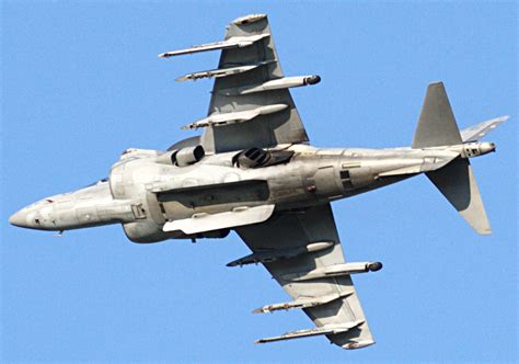 File:Harrier AV-8B banking left, revealing under-fuselage section.jpg - Wikimedia Commons