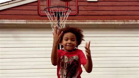 World's Best Kid Basketball Player (6 Years Old) - YouTube