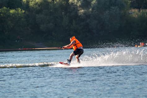 Top 8 Best Beginner Wakeboards 2022: [Size Chart Included]