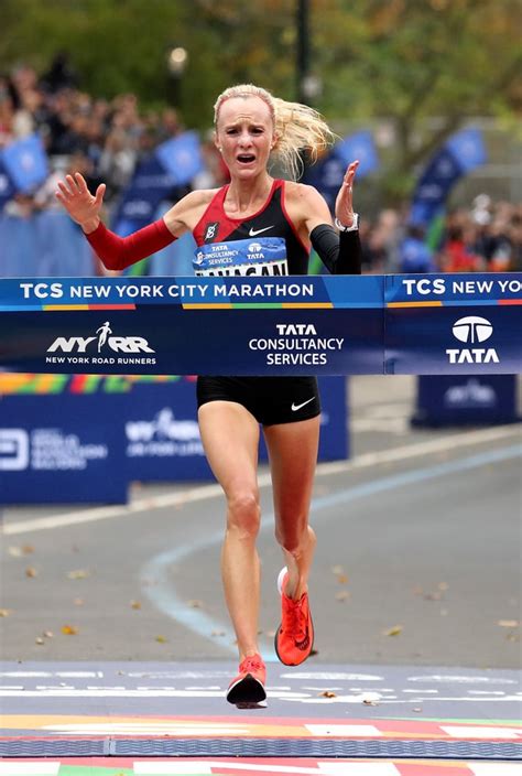 Shalane Flanagan Wins the 2017 NYC Marathon | POPSUGAR Fitness Photo 4