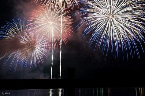 Hokkaido｜Lake Toya Fireworks Festival, Showa Shinzan, and Lake Hill Farm Day Tour - Klook