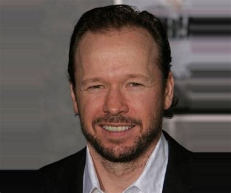 Robert Wahlberg Biography - Facts, Childhood, Family Life & Achievements