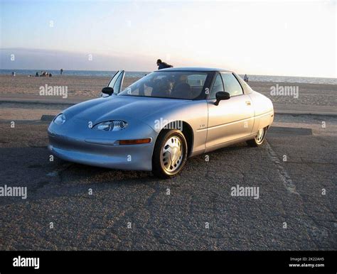 ELECTRIC CAR, WHO KILLED THE ELECTRIC CAR?, 2006 Stock Photo - Alamy