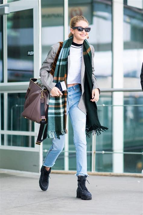 26 Fashionable Airport Outfit Ideas for Women - Celebrity Travel Looks