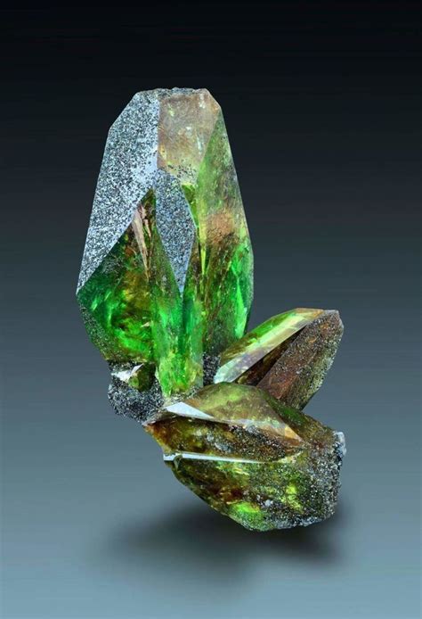 Sphene | Rocks and minerals, Stones and crystals, Mineral stone