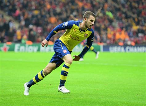 Aaron Ramsey injury: Arsenal midfielder could miss a month - Sports ...