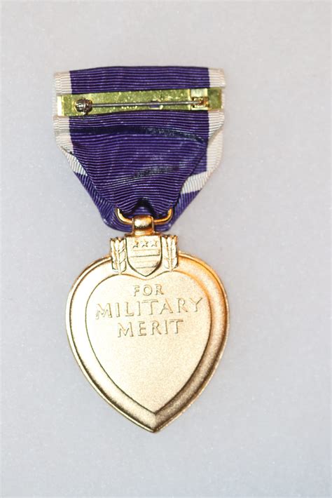 ORIGINAL US ARMY VIETNAM TO CURRENT ISSUE PURPLE HEART MEDAL - Butlers Military & Vintage