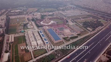 Bird's eye view of Akshardham Temple, Delhi - YouTube