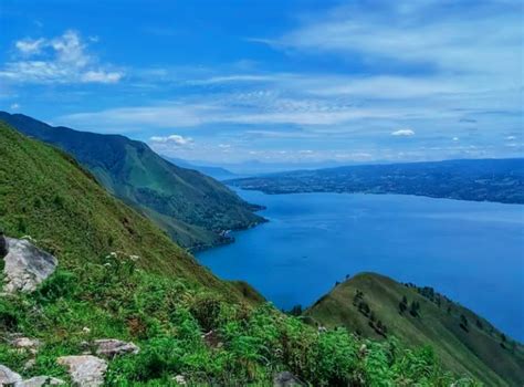 10 Pulau di Danau Toba: Pulau Ditengah Danau Toba yang Indah, Eksotis ...