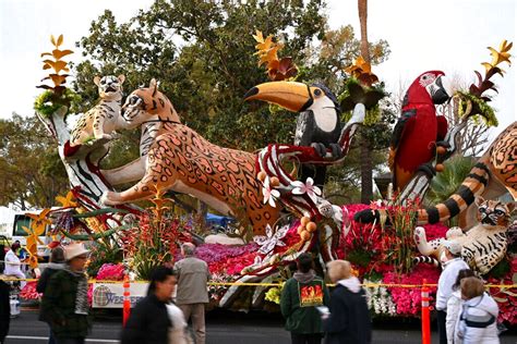 Gallery: Scenes from Rose Bowl parade | Republican American Archives