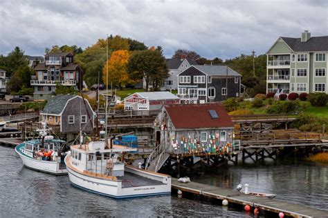 Guide to Kittery, Maine - New England